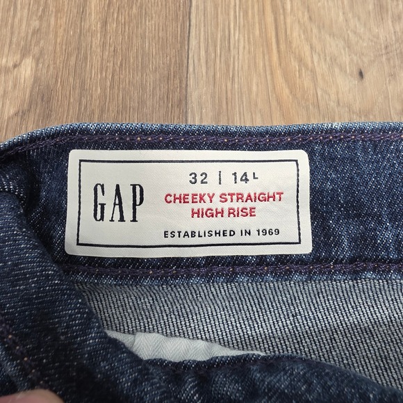 GAP Cheeky Straight High Rise Jeans Dark Wash Button Fly Women Size 14 32 Long - Picture 4 of 12